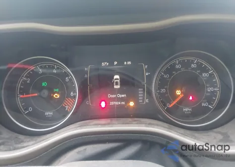 2015 Jeep Cherokee Latitude z USA, uszkodzony, nr VIN 1C4PJLCB7FW683637